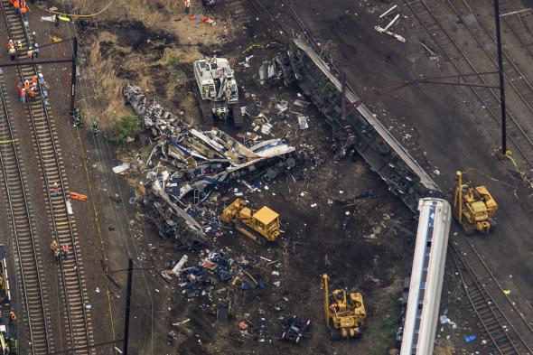 ΗΠΑ – Η στιγμή του εκτροχιασμού του τρένου – ΒΙΝΤΕΟ