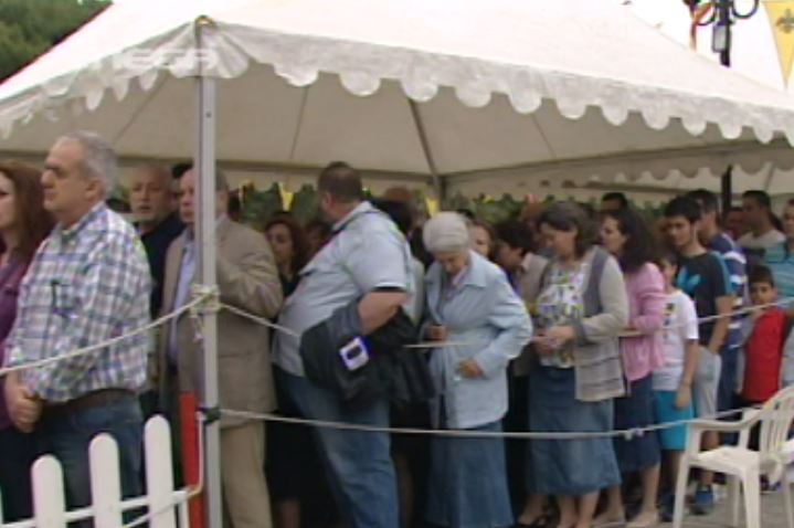 Εκατοντάδες κόσμου και σήμερα για να προσκυνήσουν τα Ιερά λείψανα – ΒΙΝΤΕΟ