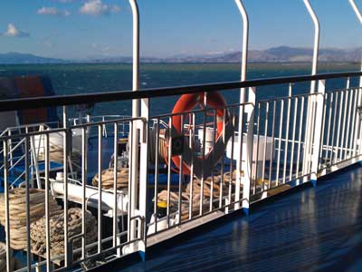 ”Κατέβηκε” από το πλοίο με βουτιά