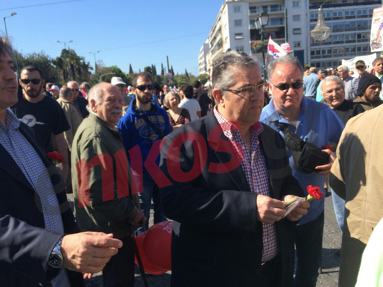 Στην πορεία της Πρωτομαγιάς ο Κουτσούμπας – ΦΩΤΟ – ΤΩΡΑ