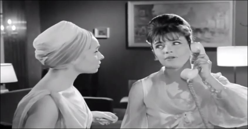 Η Λίλλη Παπαγιάννη ως “Αθηνά” στην ταινία “Δεσποινίς Διευθυντής” – ΒΙΝΤΕΟ