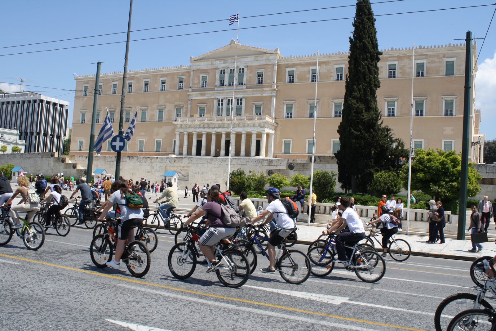 Μόλις το 3% των Ελλήνων χρησιμοποιεί ποδήλατο καθημερινά