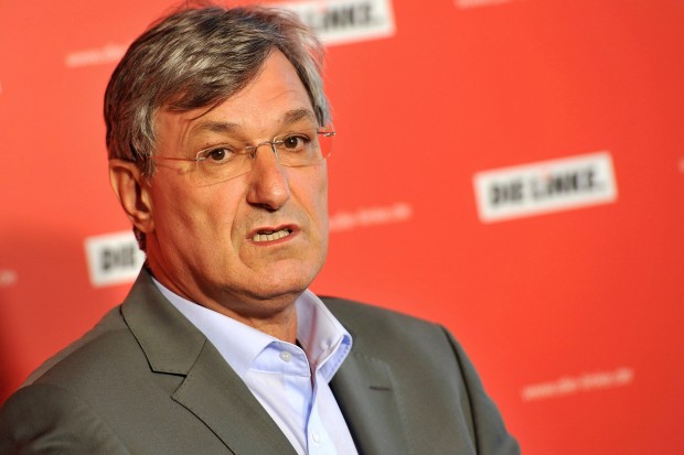 Die Linke: Μέρκελ και Σόιμπλε σε “ιερά συμμαχία” κατά του Τσίπρα