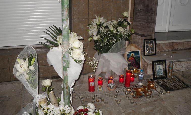 Βουβή… οργή στην κηδεία του 45χρονου Ρομά
