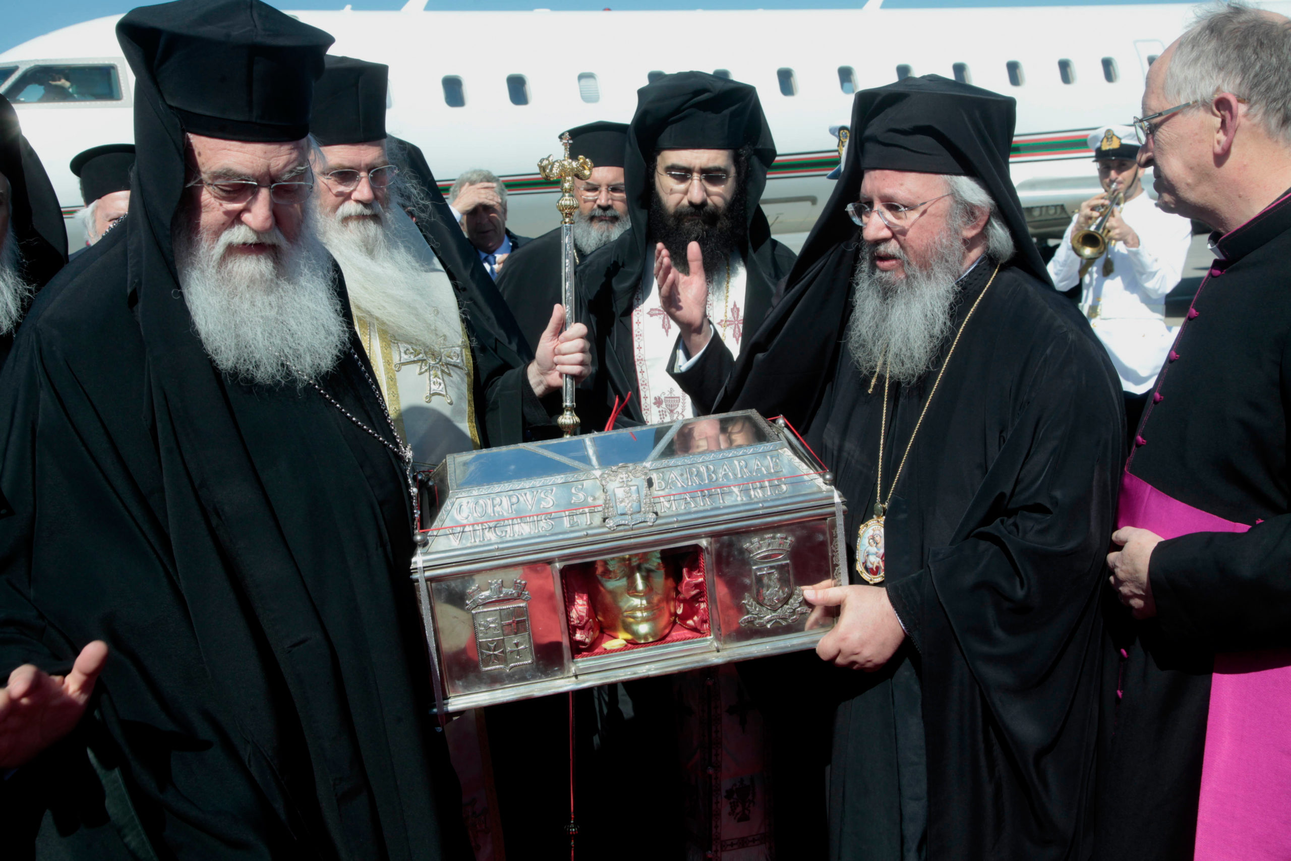 Παρατείνεται μία εβδομάδα η παραμονή των λειψάνων της Αγ. Βαρβάρας