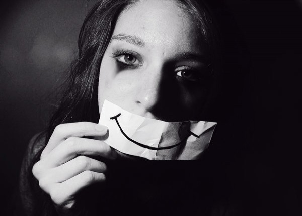 Τα 9 συμπτώματα της κατάθλιψης και οι κίνδυνοι