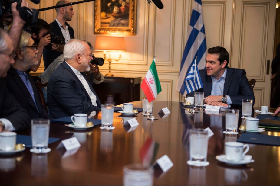 Τι συζήτησε ο Τσίπρας με τον ΥΠΕΞ του Ιράν
