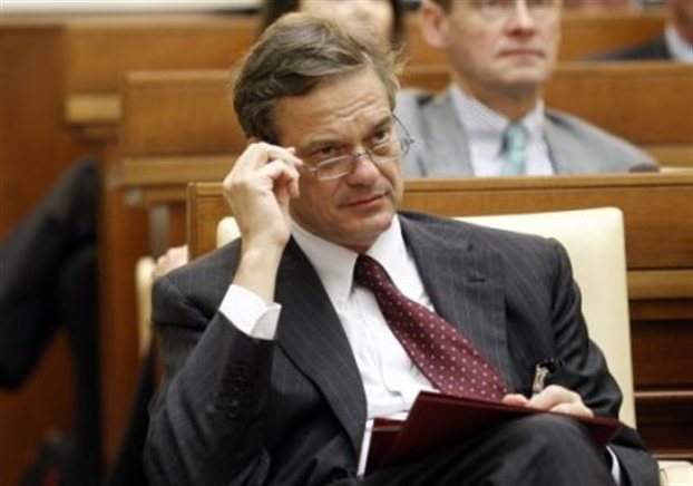 Financial Times: Ο Λ. Σμάγκι για το “ρίσκο” του δημοψηφίσματος