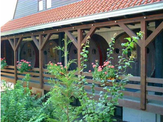 Ξενοδοχείο από παλιά βαρέλια κρασιού – ΦΩΤΟ