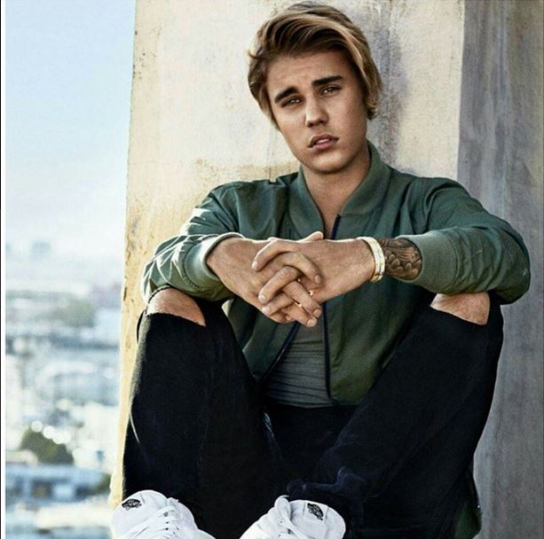 H αφιέρωση του Μπίμπερ στη μητέρα του