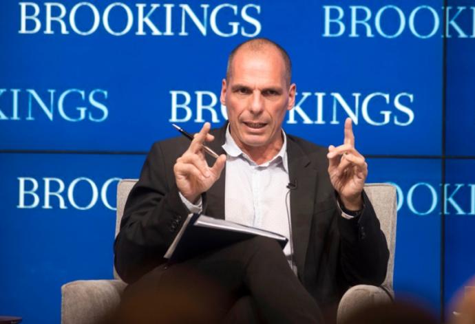 WSJ: Ο Βαρουφάκης προκαλεί σύγχυση με τα στοιχεία που δίνει στην Ευρωζώνη