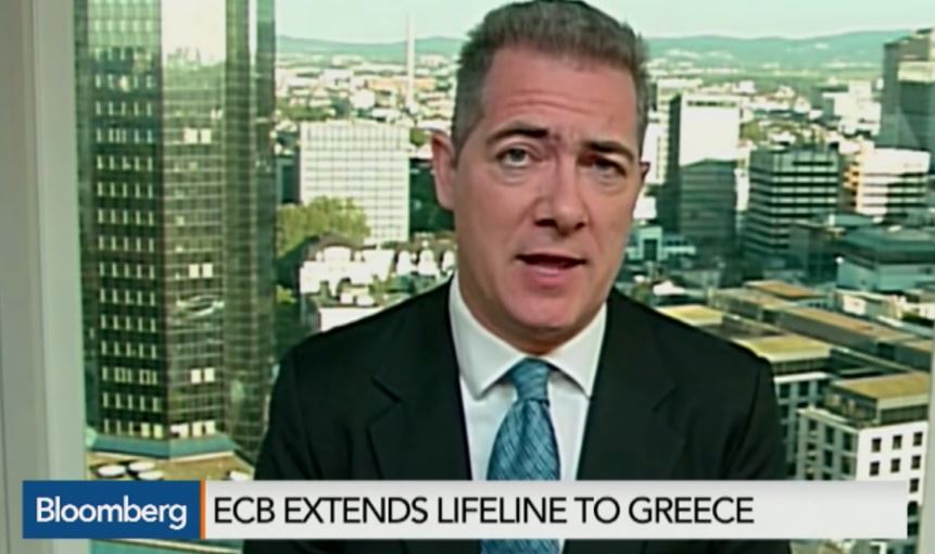 Bloomberg: Με το δάκτυλο στη σκανδάλη της ρευστότητας η ΕΚΤ