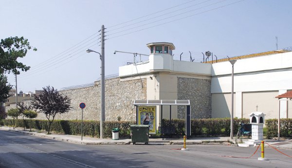 Δήμος Κορυδαλλού κατά Παρασκευόπουλου: Συνεχίζει την τακτική του Πόντιου Πιλάτου