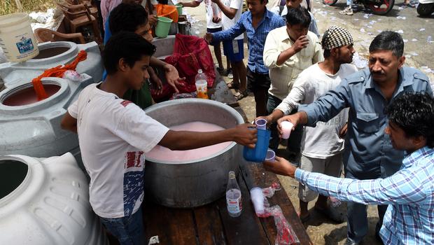 2.200 νεκροί από τον καύσωνα στην Ινδία
