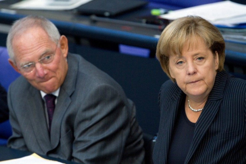 Οι Γερμανοί εμπιστεύονται πιο πολύ τον Σόιμπλε από την Μέρκελ