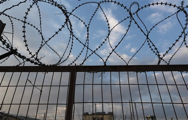Δίκη Χρυσής Αυγής-50 άτομα έξω από τις φυλακές Κορυδαλλού