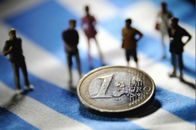 Financial Times: Κοκτέιλ-μολότοφ χρεοκοπία και Grexit