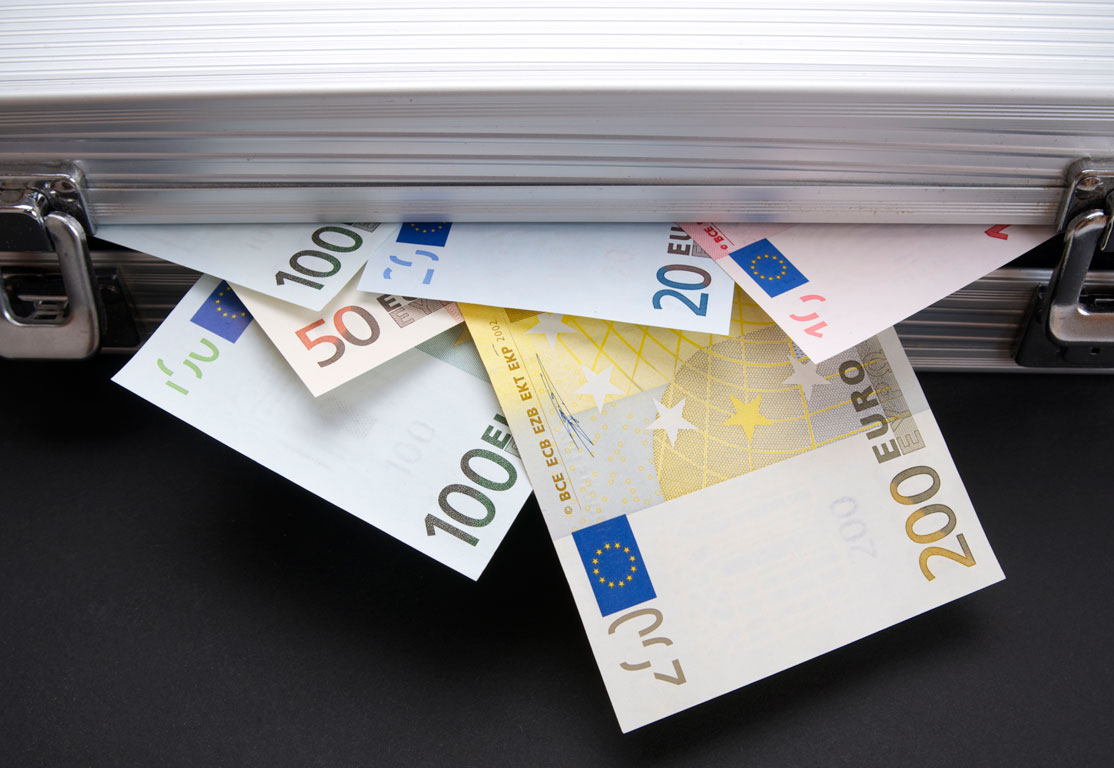 Αντί να “γεμίσει” τα ΑΤΜ έκλεψε 540.000 ευρώ