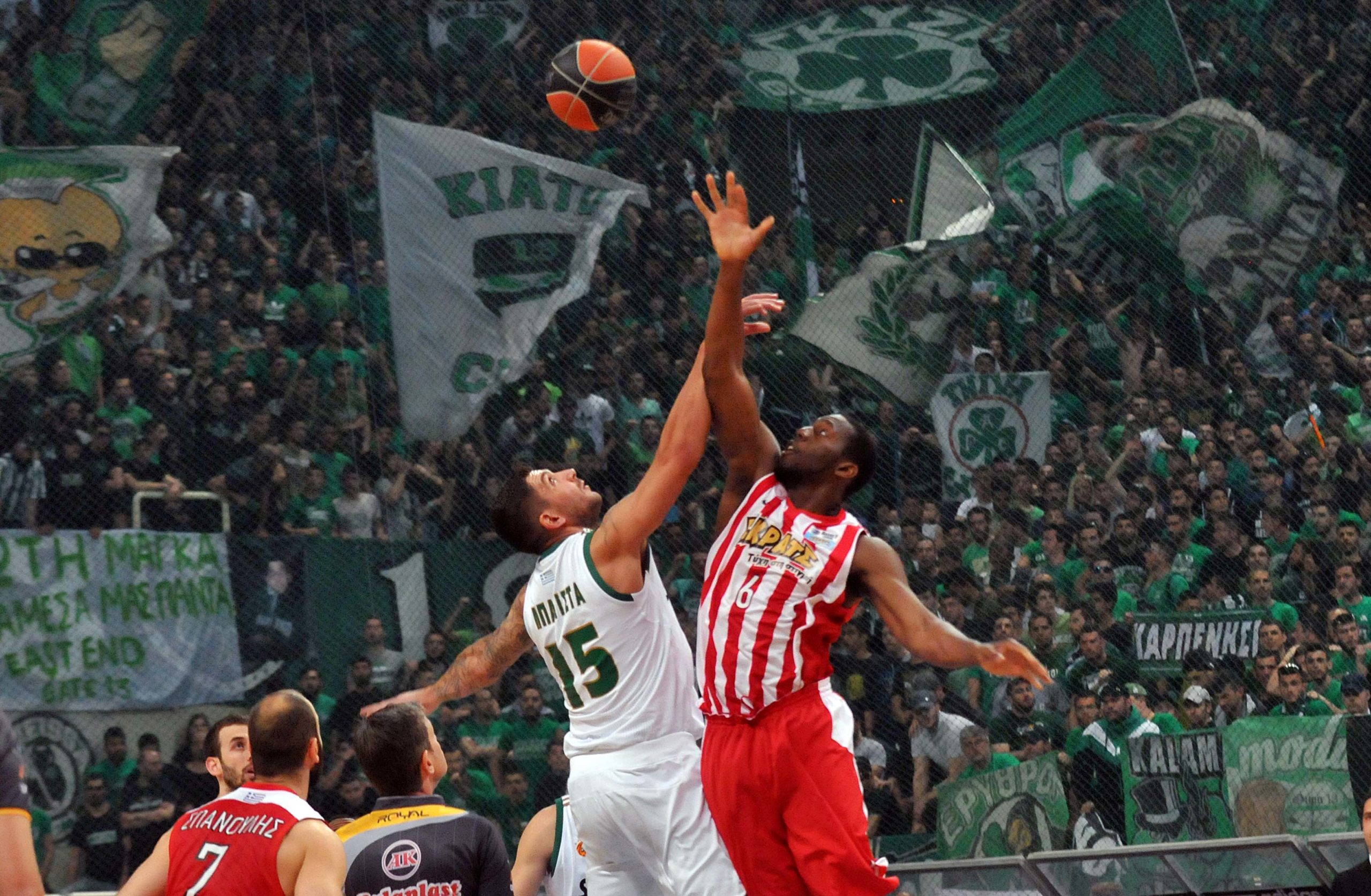 Παναθηναϊκός – Ολυμπιακός 48-62 (30′)