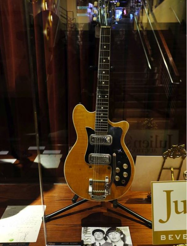 Έως και 600.000 δολάρια για μια κιθάρα του Τζορτζ Χάρισον