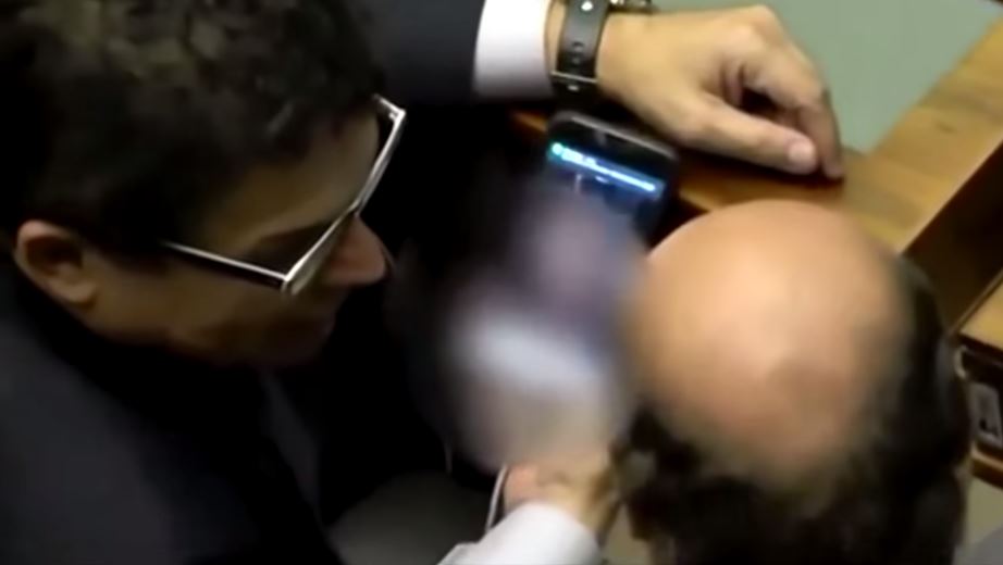 Ο Βραζιλιάνος βουλευτής που πλήρωσε την αγάπη του για το… πορνό – ΒΙΝΤΕΟ