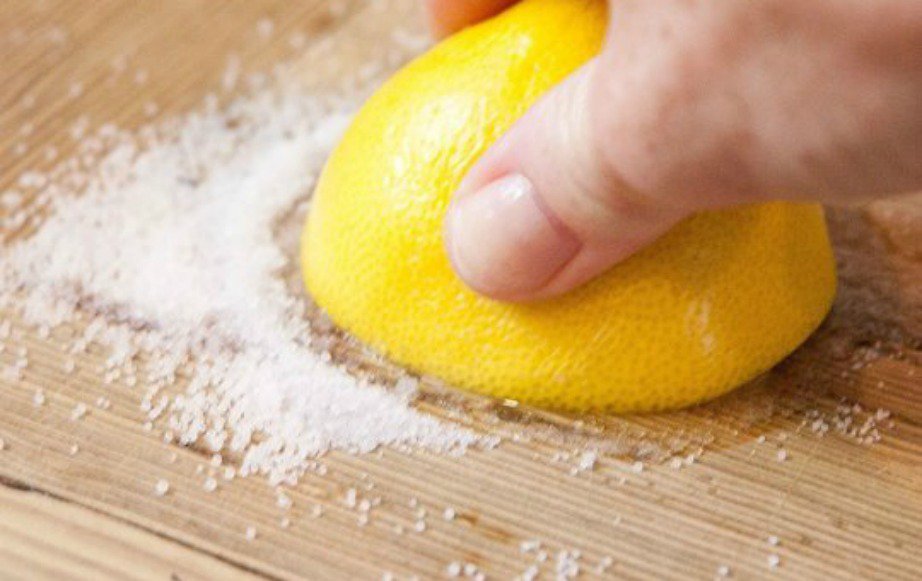 Τι μπορείτε να καθαρίσετε με ένα λεμόνι;