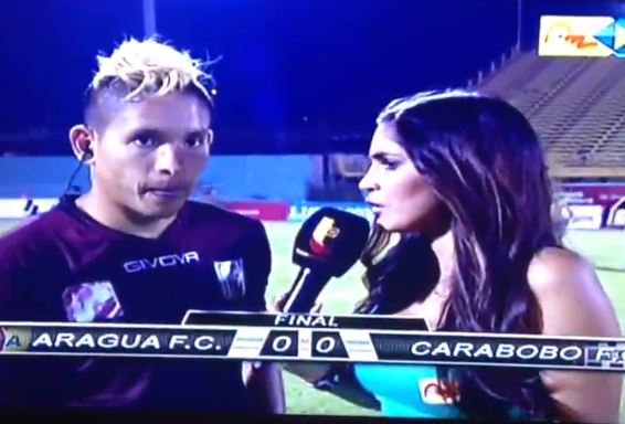 Ο χούλιγκαν του επιτέθηκε ενώ μιλούσε στην κάμερα – ΒΙΝΤΕΟ