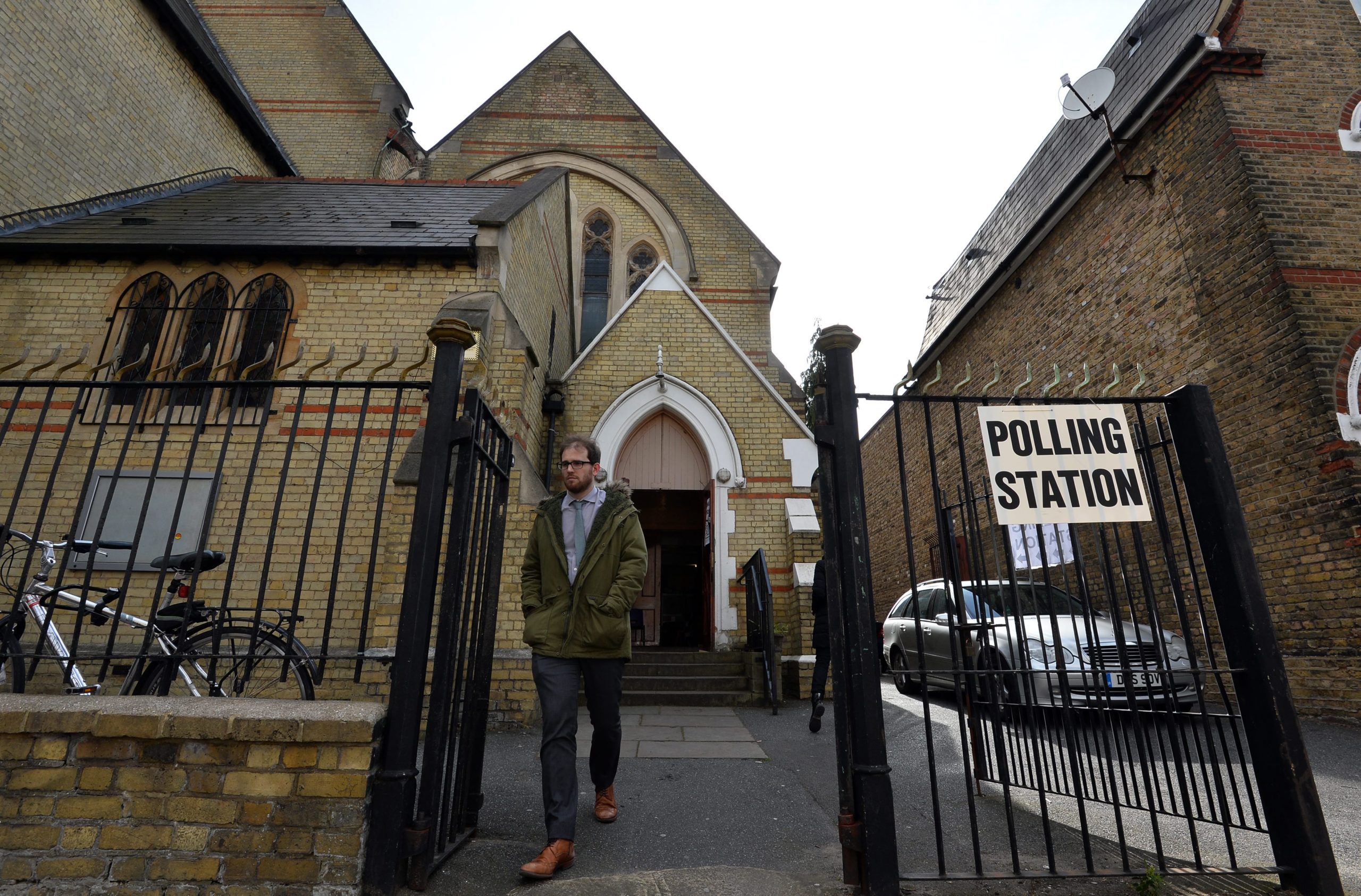 Συντηρητικοί: Καθαρή νίκη εάν επιβεβαιωθεί το exit poll