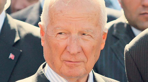 Απεβίωσε ο πρώην πρόεδρος της Τουρκίας Κενάν Εβρέν