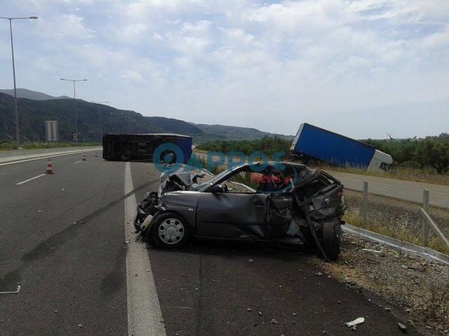 Σοβαρό τροχαίο στην Εθνική Οδό Καλαμάτας – Αθήνας – ΒΙΝΤΕΟ- ΦΩΤΟ