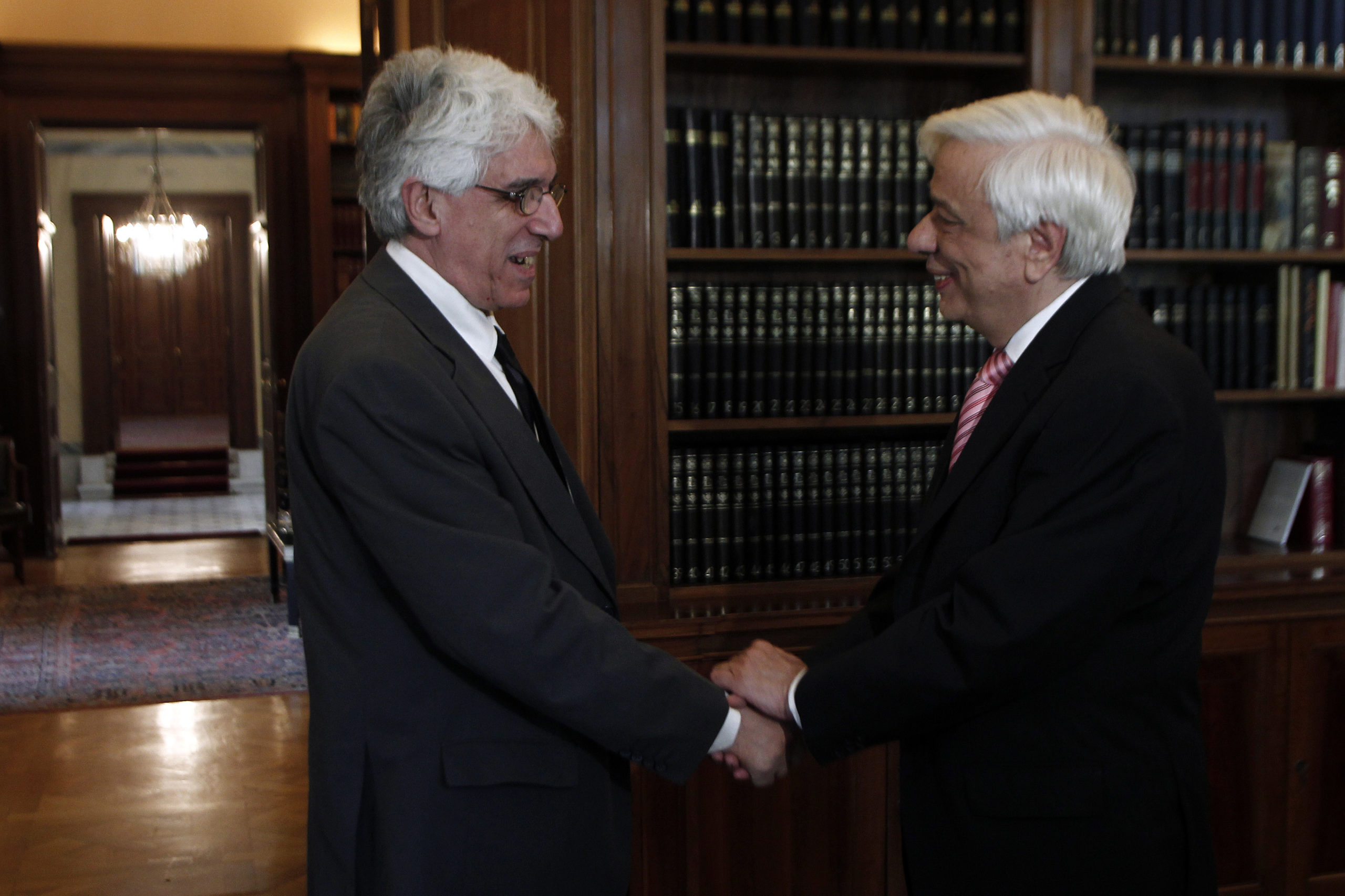 Συνάντηση του Παυλόπουλου με τον Παρασκευόπουλο – ΦΩΤΟ