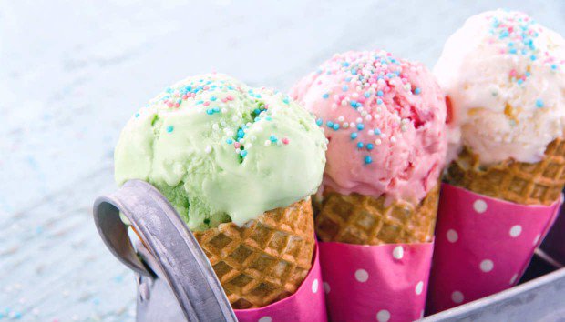 Πώς να εξαφανίσετε τους λεκέδες από παγωτό
