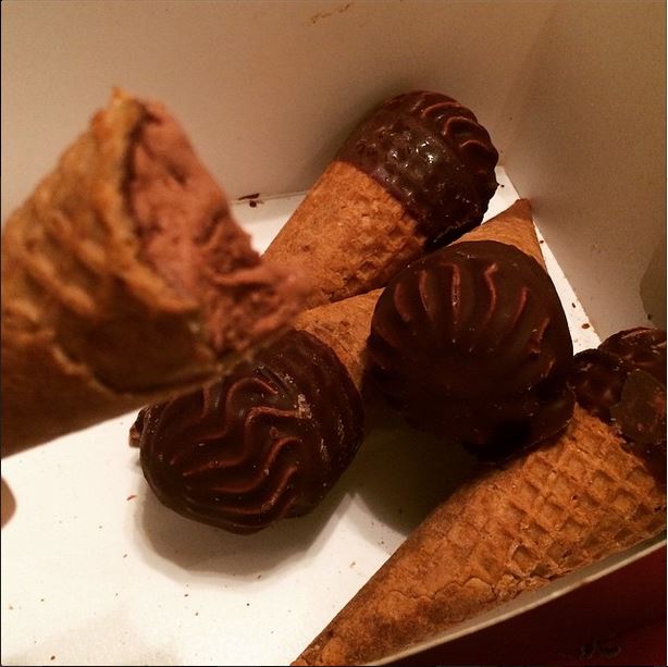 Η παρουσιάστρια που ομολογεί την αδυναμία της στο παγωτό – ΦΩΤΟ