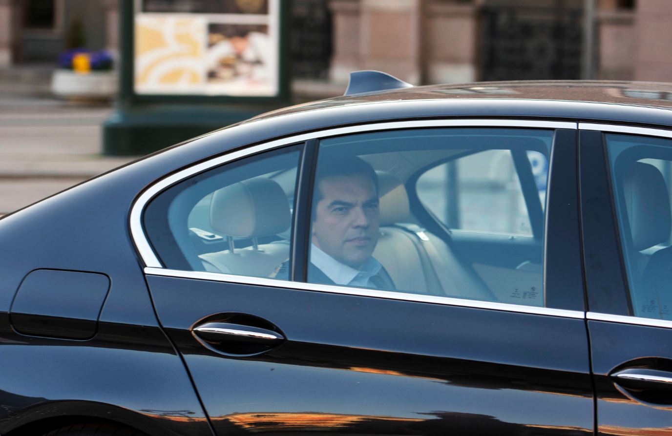 Καρέ καρέ η άφιξη του Πρωθυπουργού στη Σύνοδο Κορυφής – ΦΩΤΟ