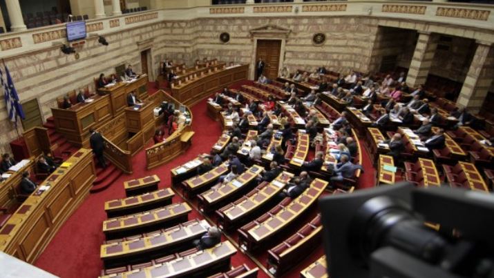 Ψηφίστηκε επί της αρχής το νομοσχέδιο της Δημόσιας Διοίκησης