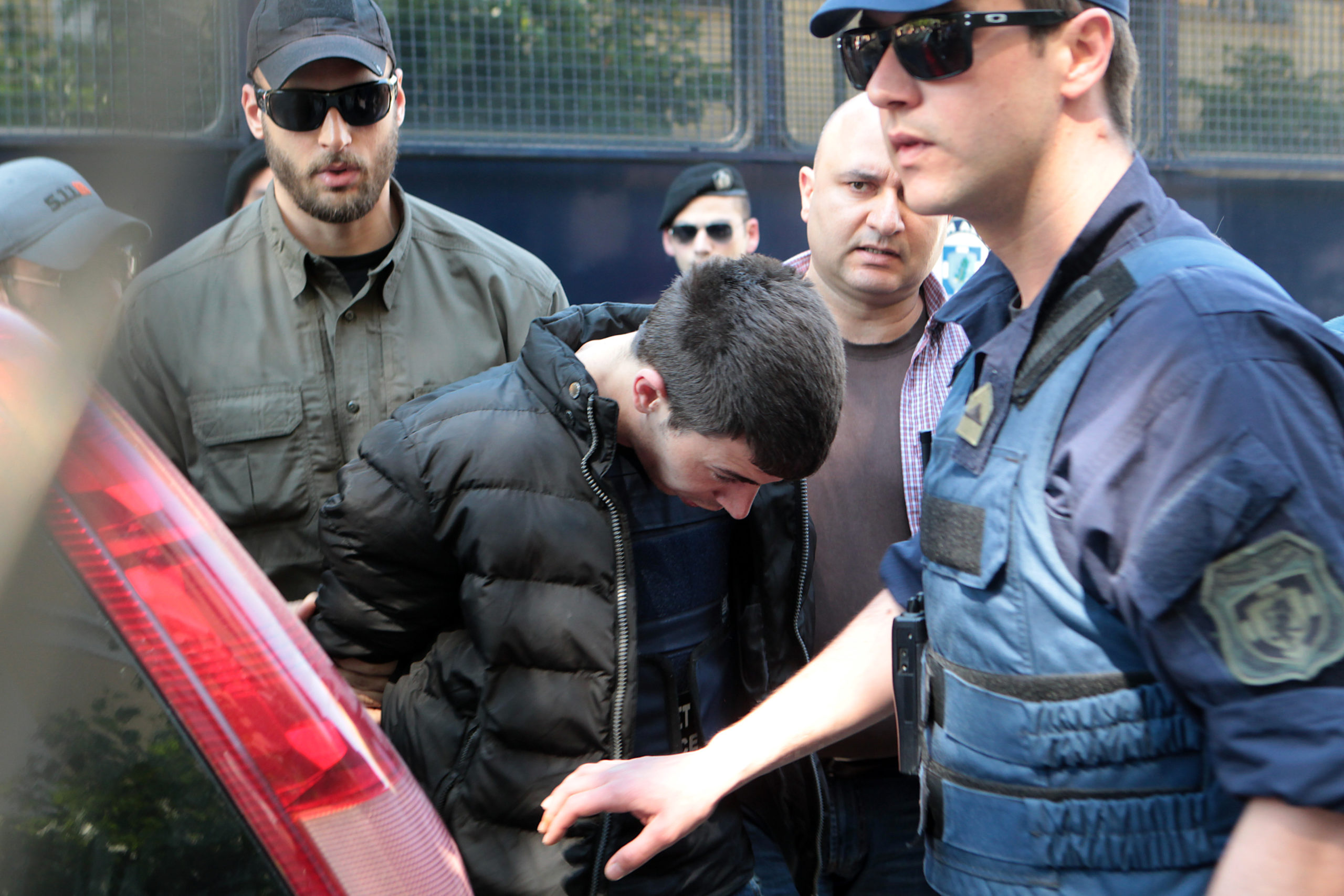 Σάλος με την ψεύτικη ψυχίατρο του πατέρα της Άννυ – ΒΙΝΤΕΟ