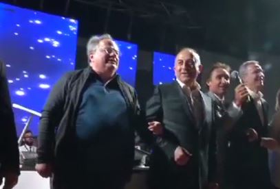 Ο Κοτζιάς τραγουδά Μάικλ Τζάκσον «αγκαζέ» με τον τούρκο ομόλογό του – ΒΙΝΤΕΟ