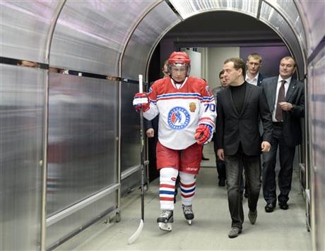 Ο Πούτιν… σκοράρει στον πάγο- ΒΙΝΤΕΟ- ΦΩΤΟ