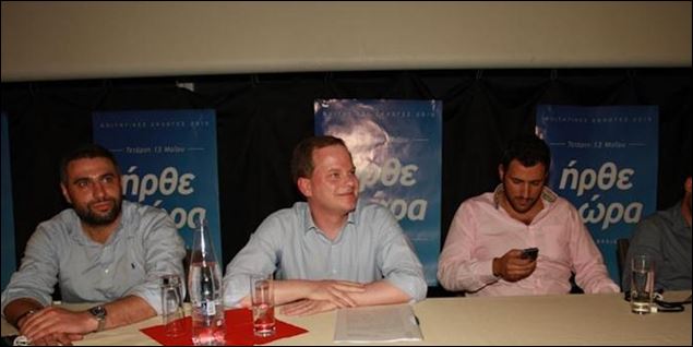 Θερμή υποδοχή για τον Καραμανλή στην Πάτρα – ΦΩΤΟ