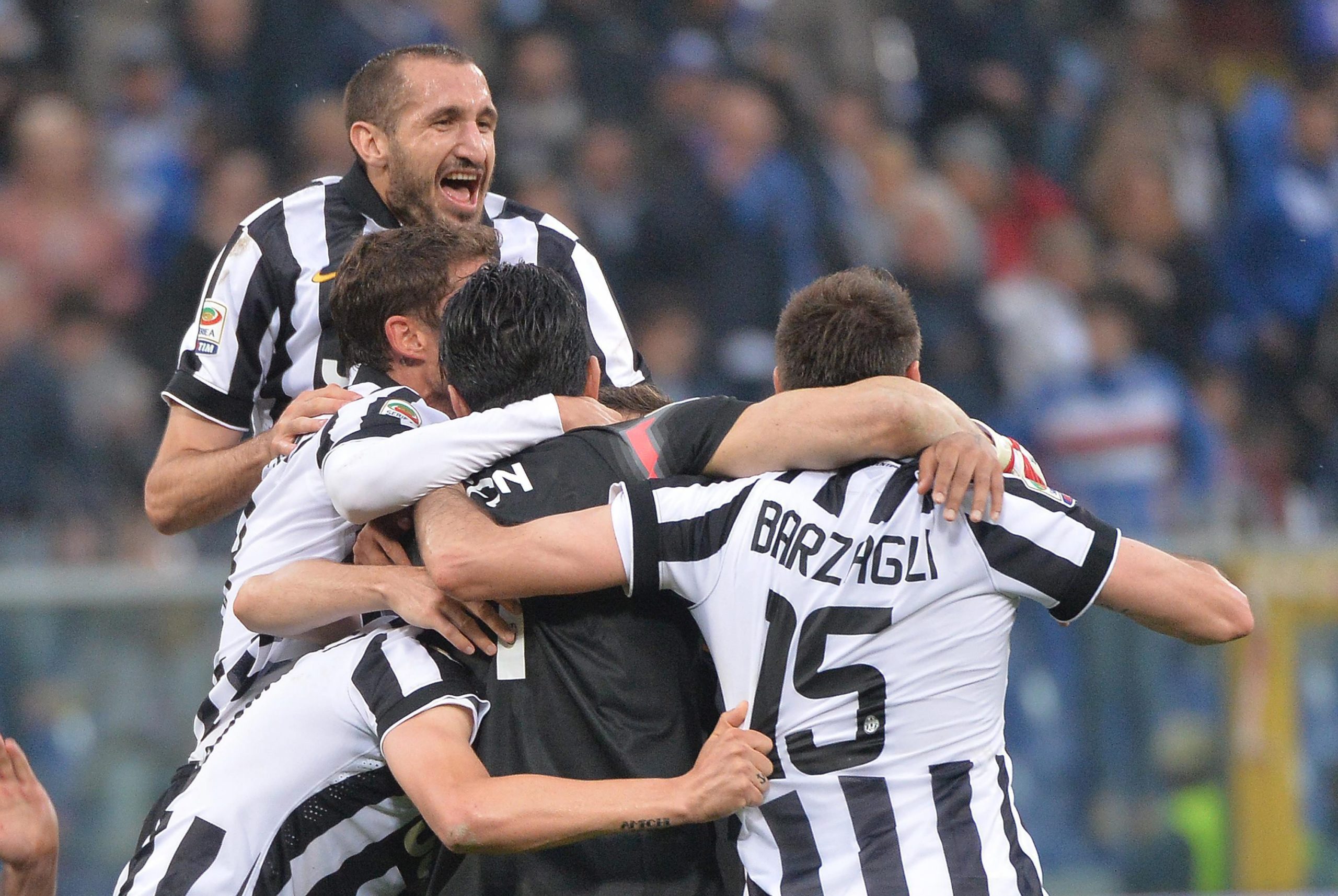 Η Γιουβέντους πανηγυρίζει το πρωτάθλημα – ΦΩΤΟ