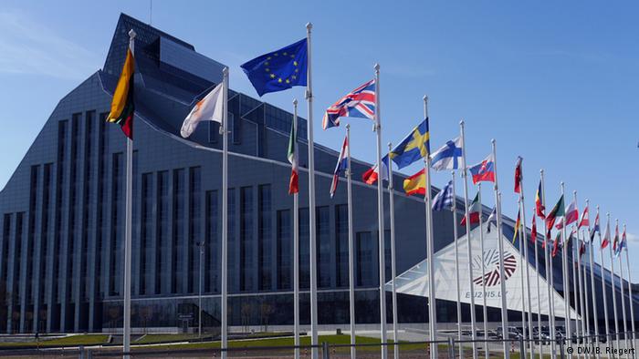 DW: Στη Ρίγα με ζητούμενο μια συμφωνία