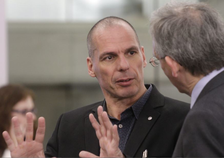 Βαρουφάκης: Η ευρωζώνη αν δεν αλλάξει, θα πεθάνει