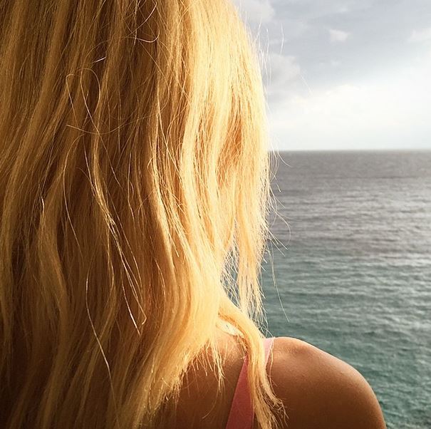 Ελληνίδα αναστάτωσε το Instagram με τα καλλίγραμμα πόδια της – ΦΩΤΟ