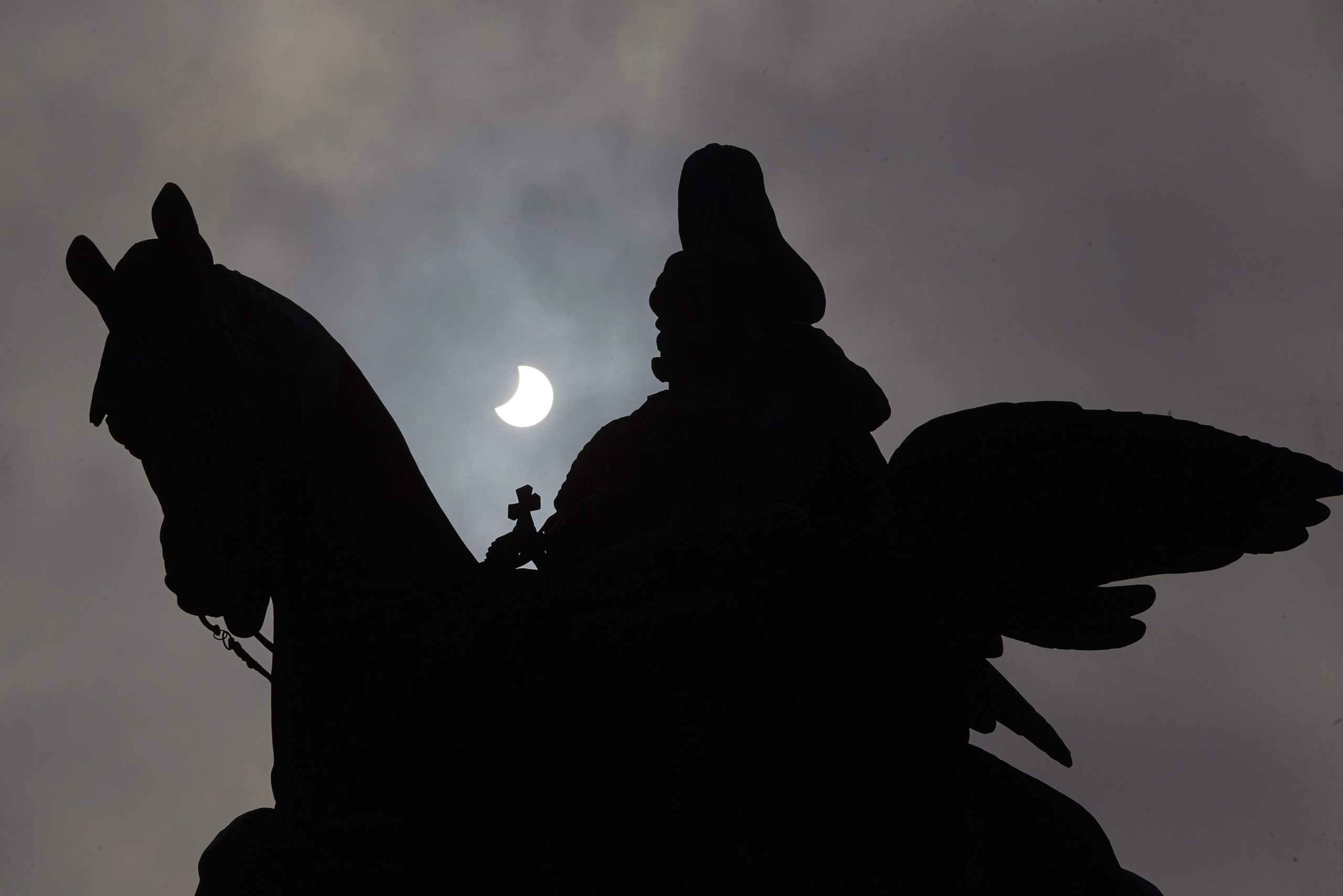 Telegraph: Μεγαλύτερο ευρω-ρίσκο το πλεόνασμα της Γερμανίας