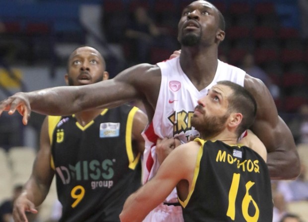 Περίπατος του Ολυμπιακού στο ΣΕΦ