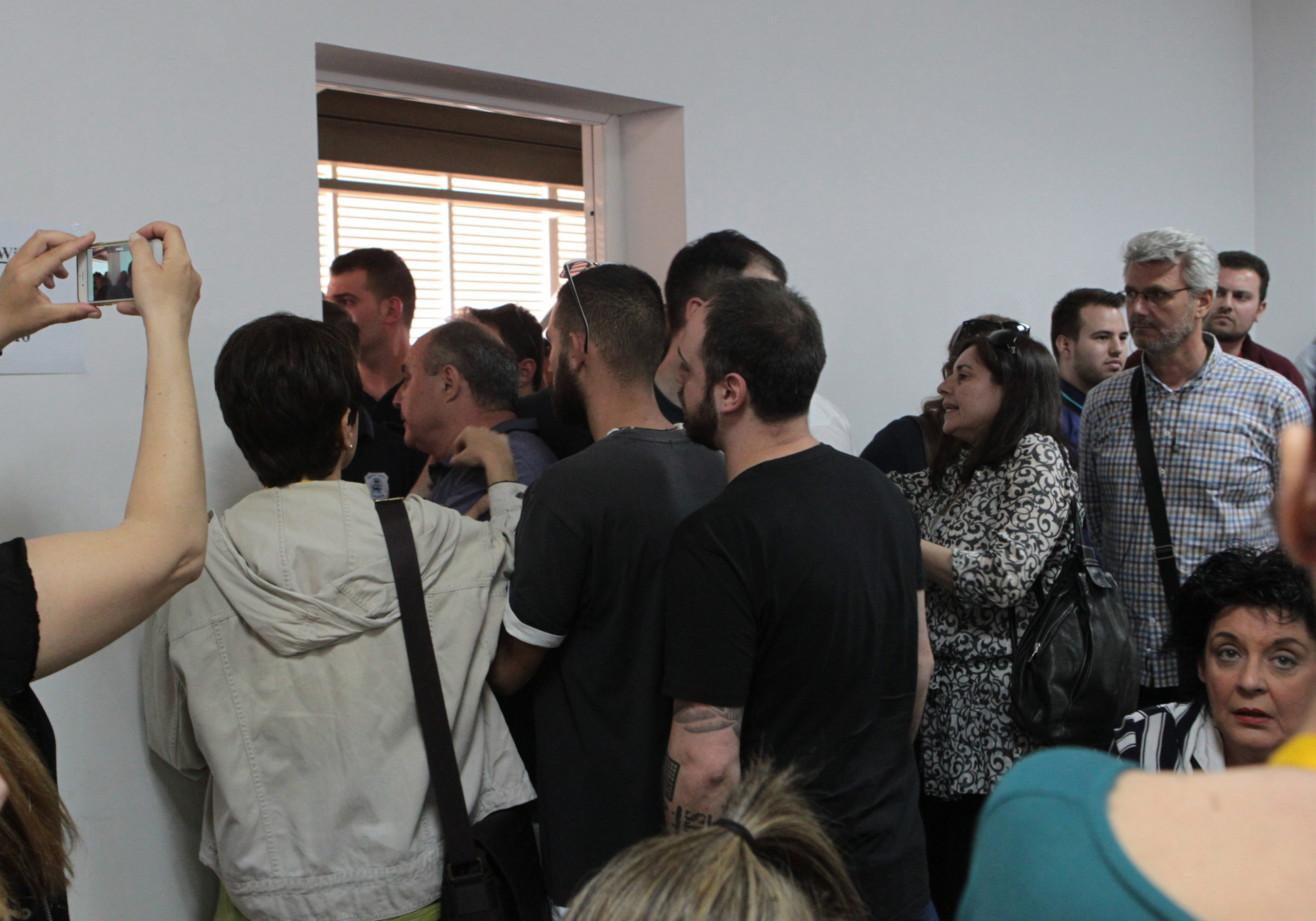 Η ένταση στη δίκη της Χρυσής Αυγής – ΦΩΤΟ