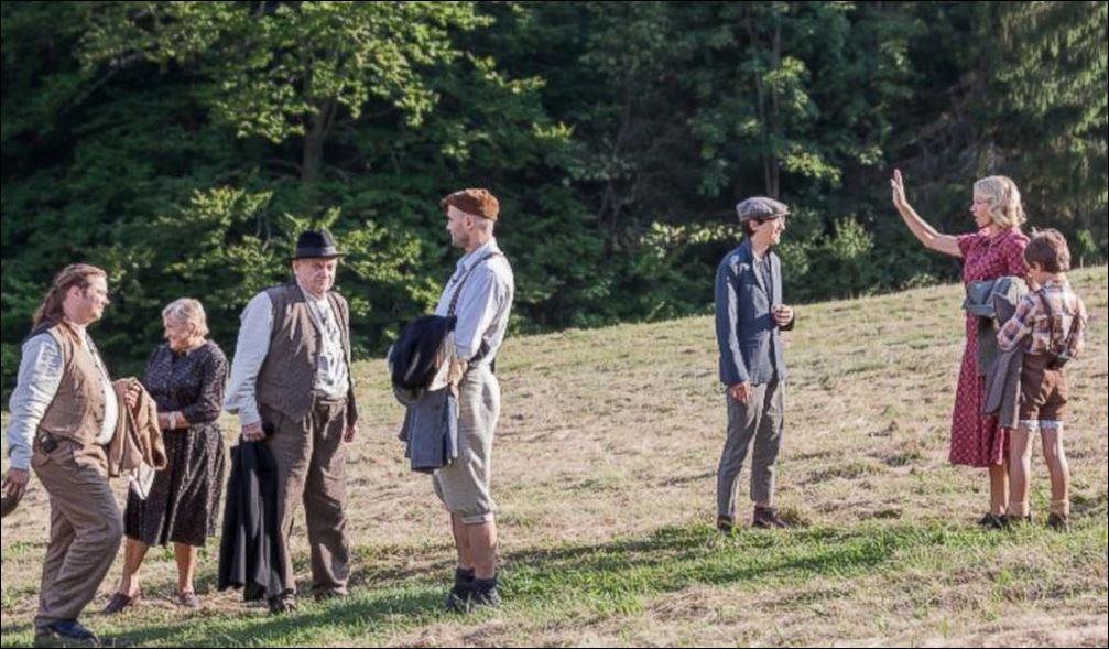 Η οικογένεια που ζει υπό… γερμανική κατοχή – ΦΩΤΟ