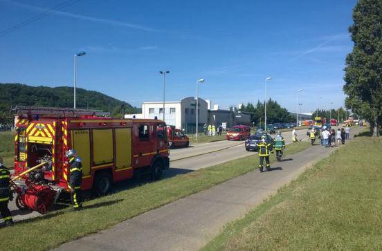 Τρομοκρατική επίθεση στη Γαλλία – Τζιχαντιστής αποκεφάλισε άνδρα – ΤΩΡΑ