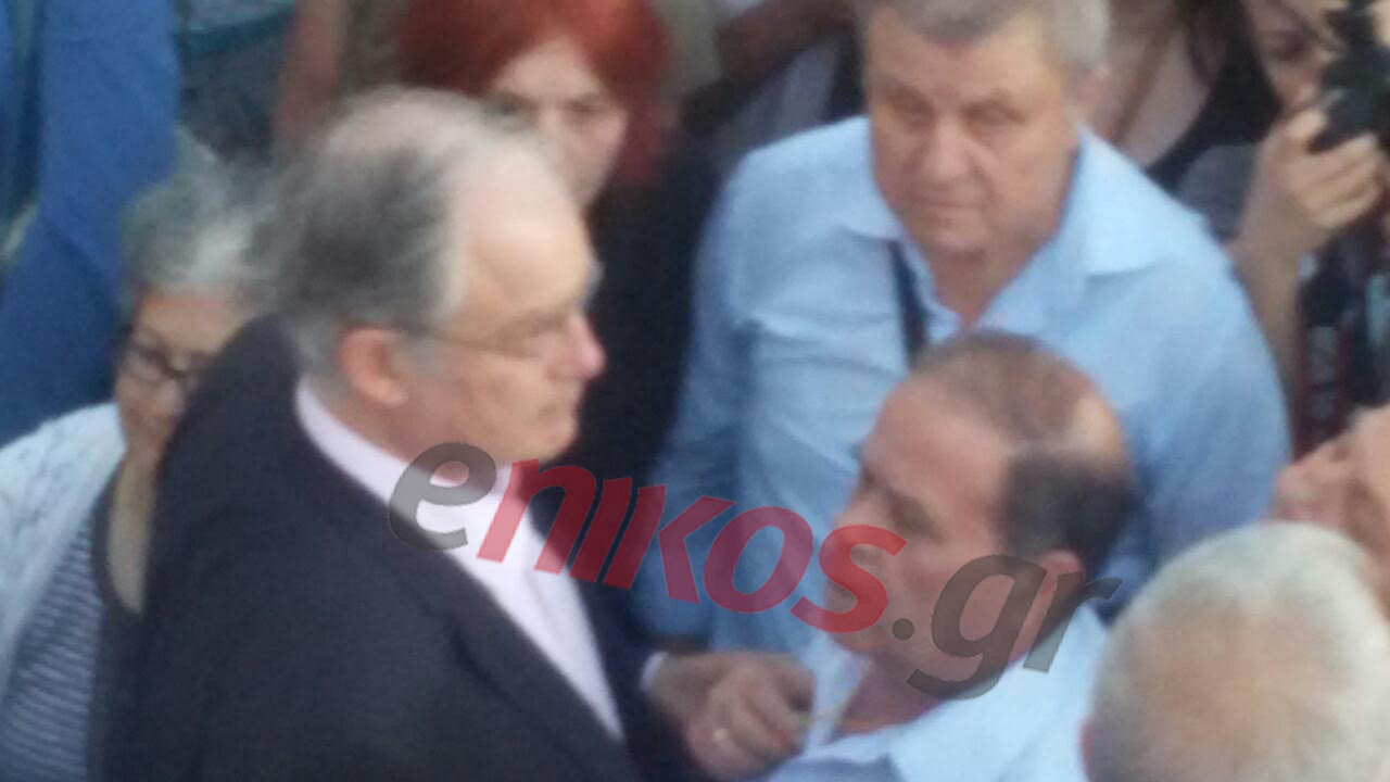 Ο Τασούλας ανάμεσα στους διαδηλωτές στο Σύνταγμα – ΦΩΤΟ