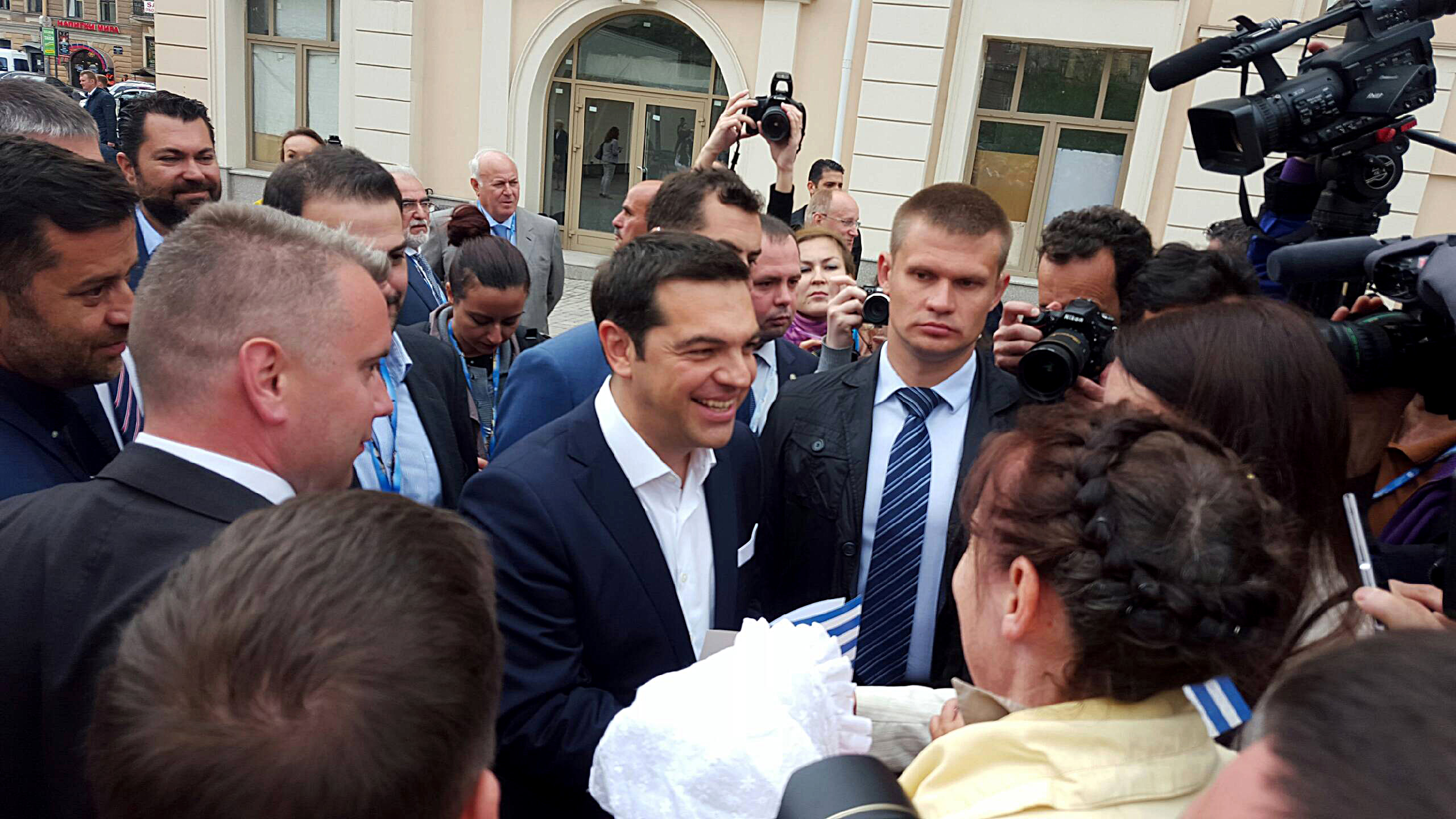 Συνάντηση Τσίπρα με τον αναπληρωτή Πρωθυπουργό της Κίνας